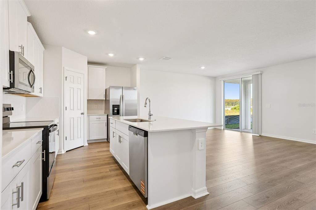 На продажу: $440,175 (4 спален, 2 ванн, 1840 Квадратных фут)