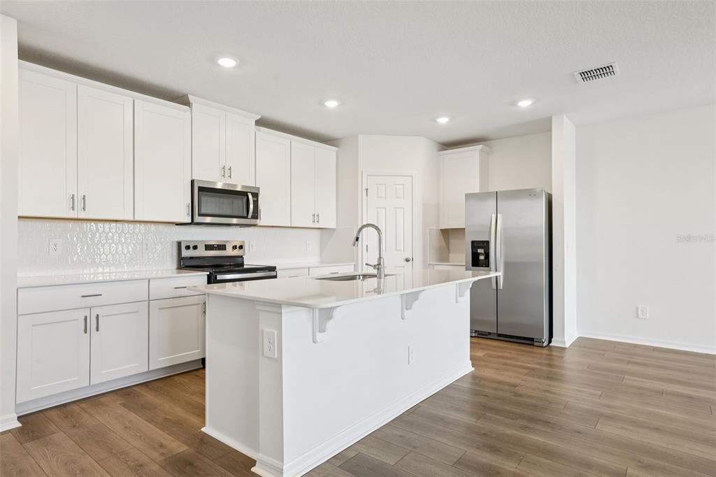 На продажу: $440,175 (4 спален, 2 ванн, 1840 Квадратных фут)