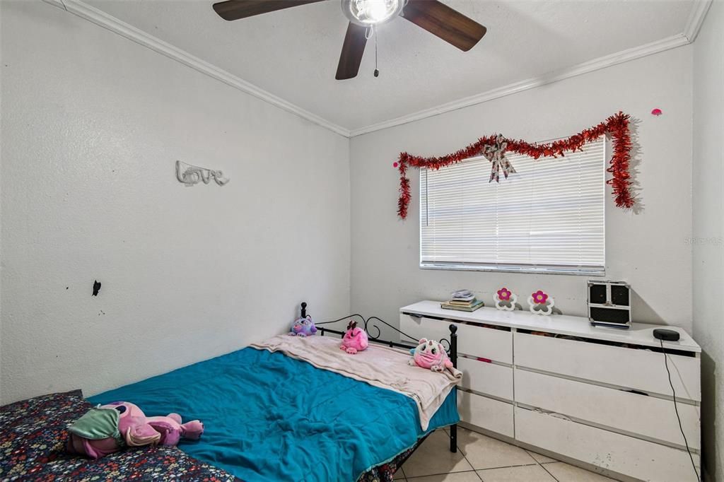 На продажу: $240,000 (3 спален, 1 ванн, 1070 Квадратных фут)