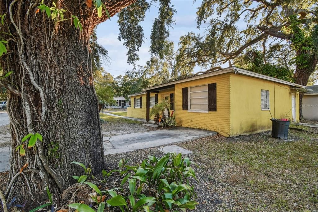 На продажу: $240,000 (3 спален, 1 ванн, 1070 Квадратных фут)