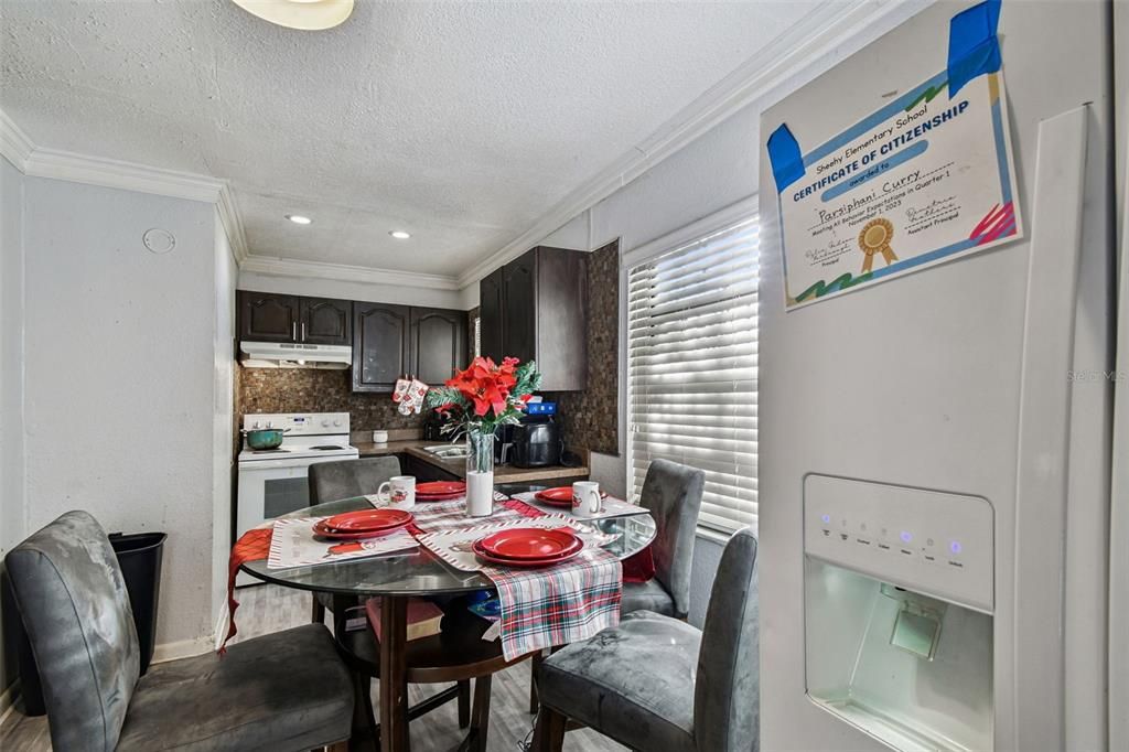 На продажу: $240,000 (3 спален, 1 ванн, 1070 Квадратных фут)