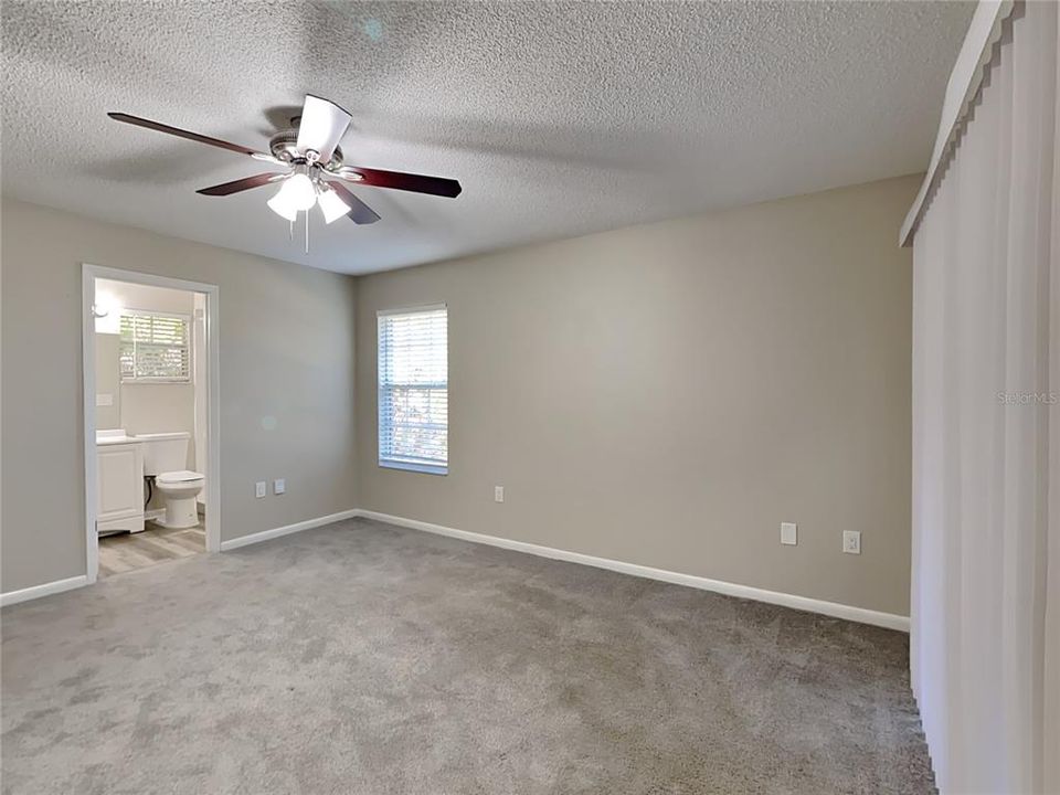 В аренду: $2,050 (3 спален, 2 ванн, 1302 Квадратных фут)