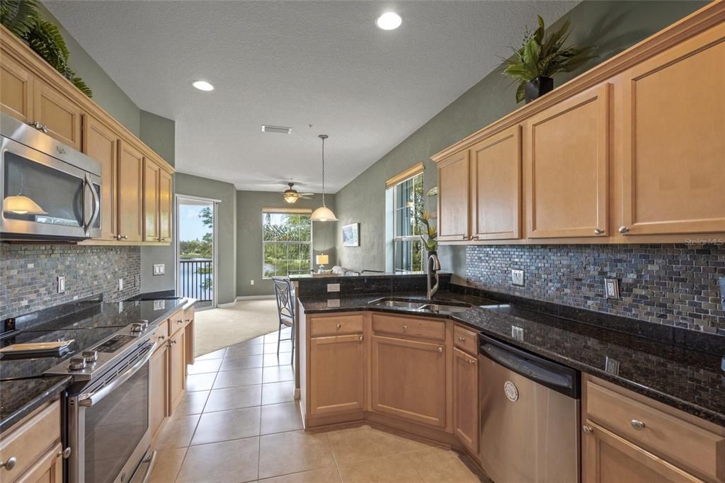 В аренду: $2,650 (3 спален, 2 ванн, 2045 Квадратных фут)