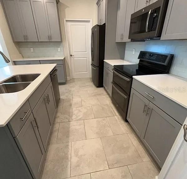 En Renta: $2,850 (4 camas, 3 baños, 2139 Pies cuadrados)