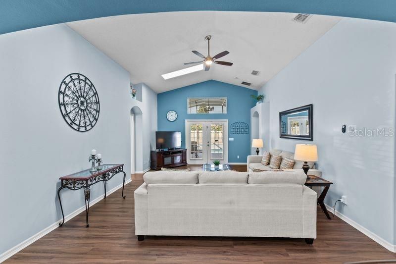 待售: $499,000 (5 贝兹, 4 浴室, 2186 平方英尺)