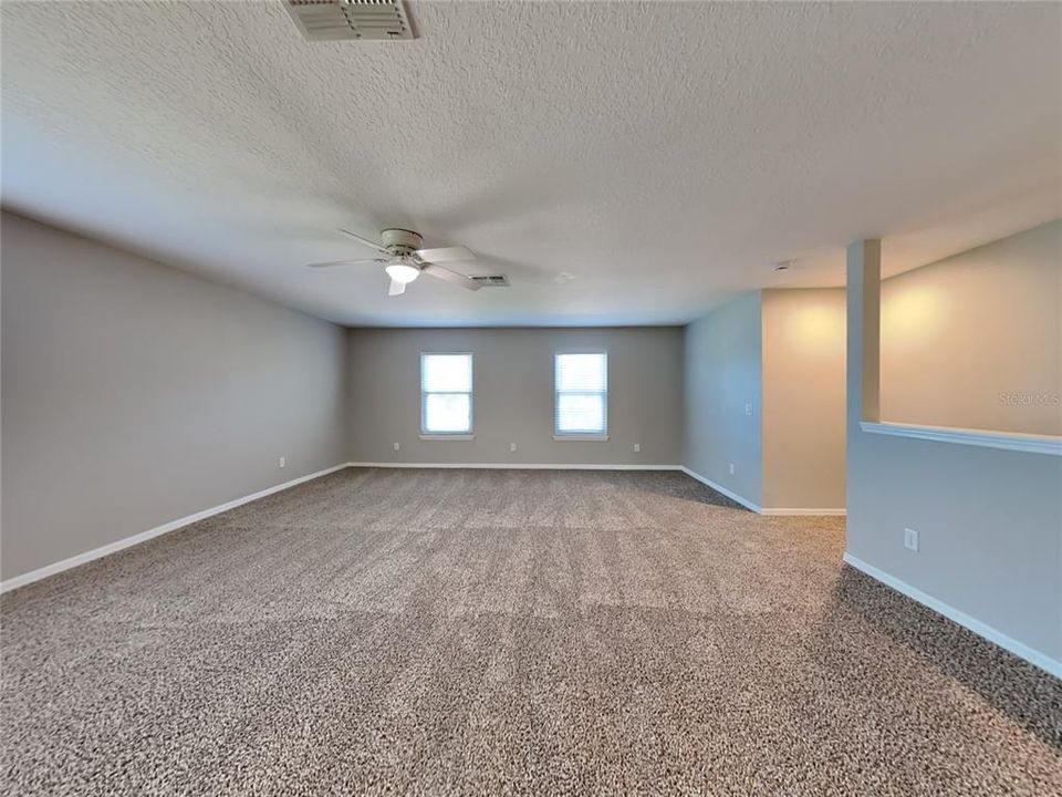 En Renta: $2,450 (4 camas, 2 baños, 2800 Pies cuadrados)