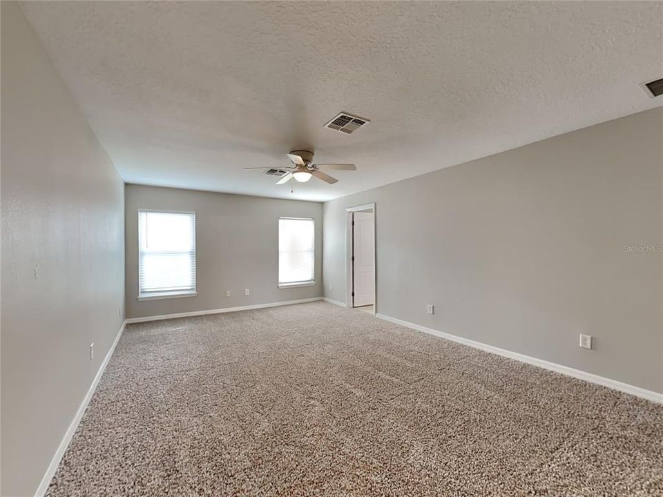 En Renta: $2,450 (4 camas, 2 baños, 2800 Pies cuadrados)