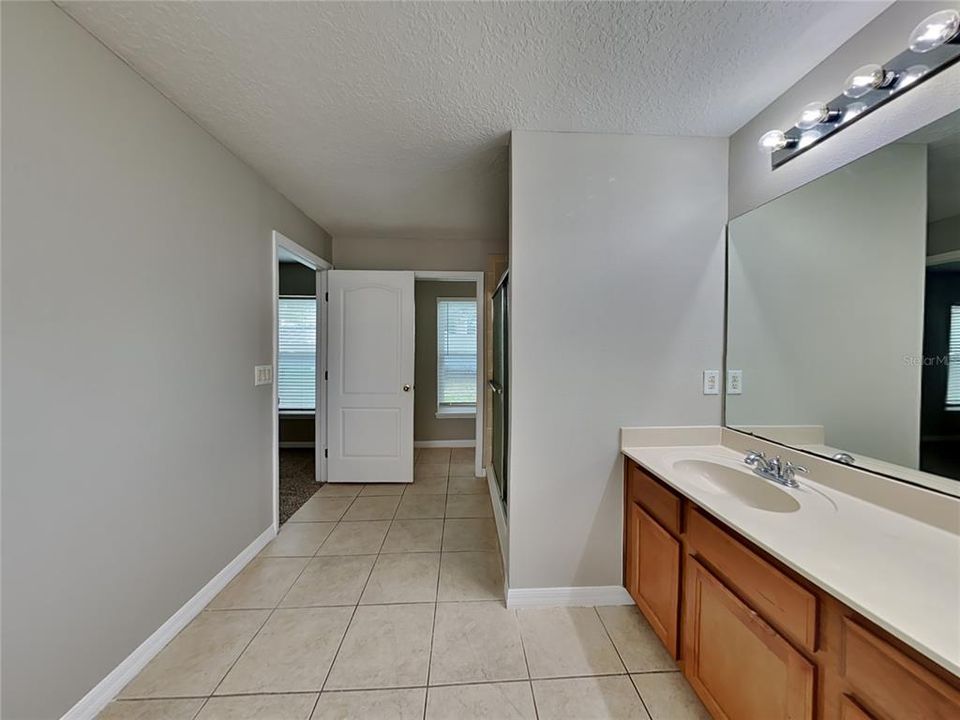 En Renta: $2,450 (4 camas, 2 baños, 2800 Pies cuadrados)