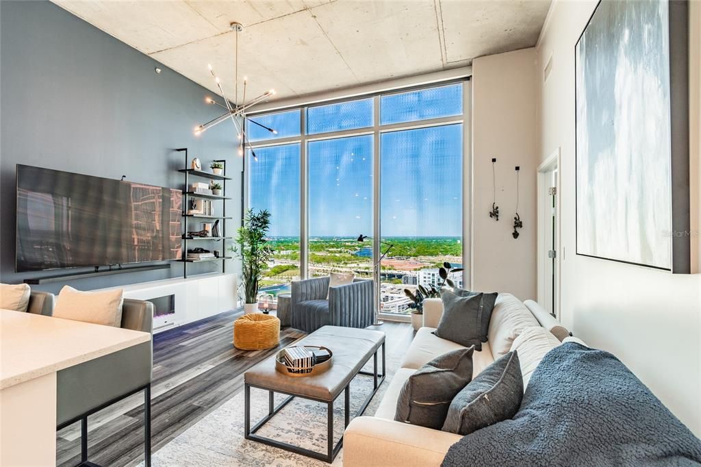 For Rent: $3,200 (1 beds, 1 baths, 715 Square Feet)