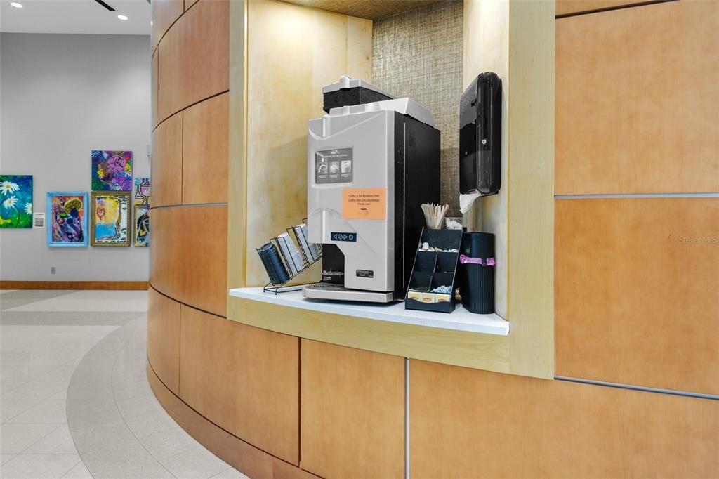 For Rent: $3,200 (1 beds, 1 baths, 715 Square Feet)