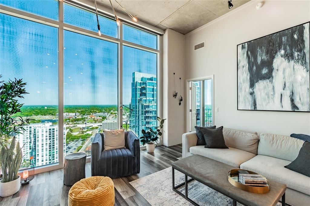 For Rent: $3,200 (1 beds, 1 baths, 715 Square Feet)