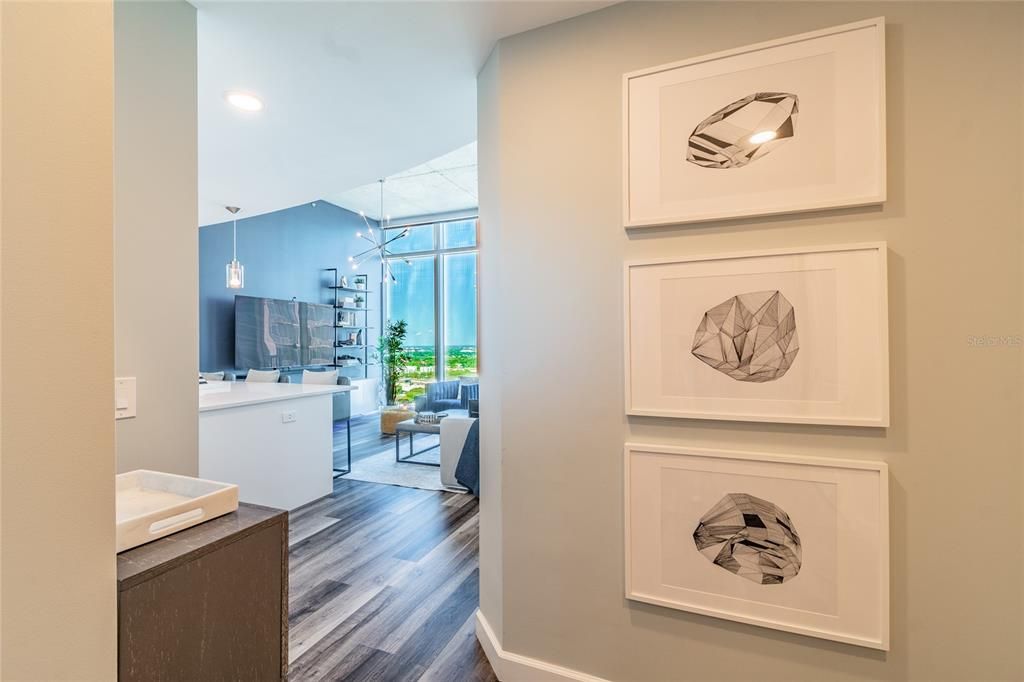 For Rent: $3,200 (1 beds, 1 baths, 715 Square Feet)