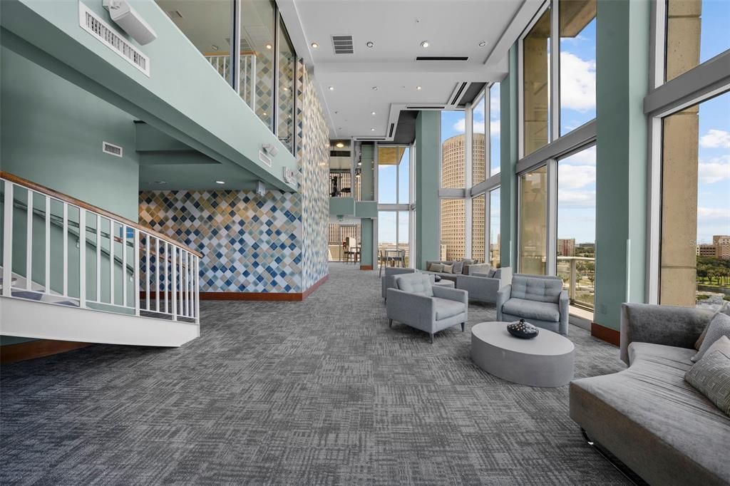 For Rent: $3,200 (1 beds, 1 baths, 715 Square Feet)