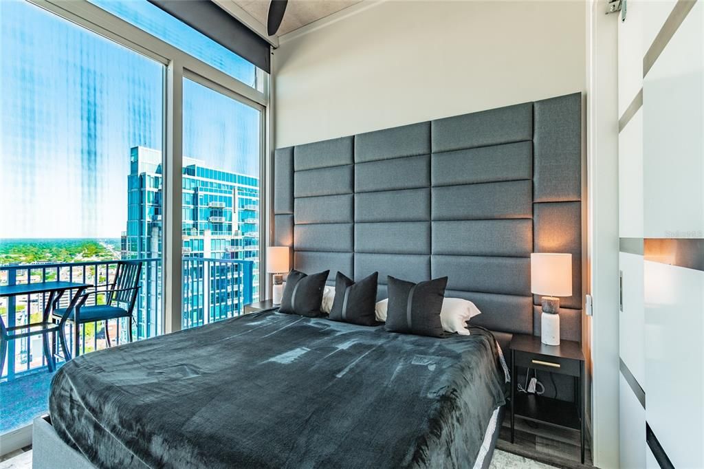 For Rent: $3,200 (1 beds, 1 baths, 715 Square Feet)