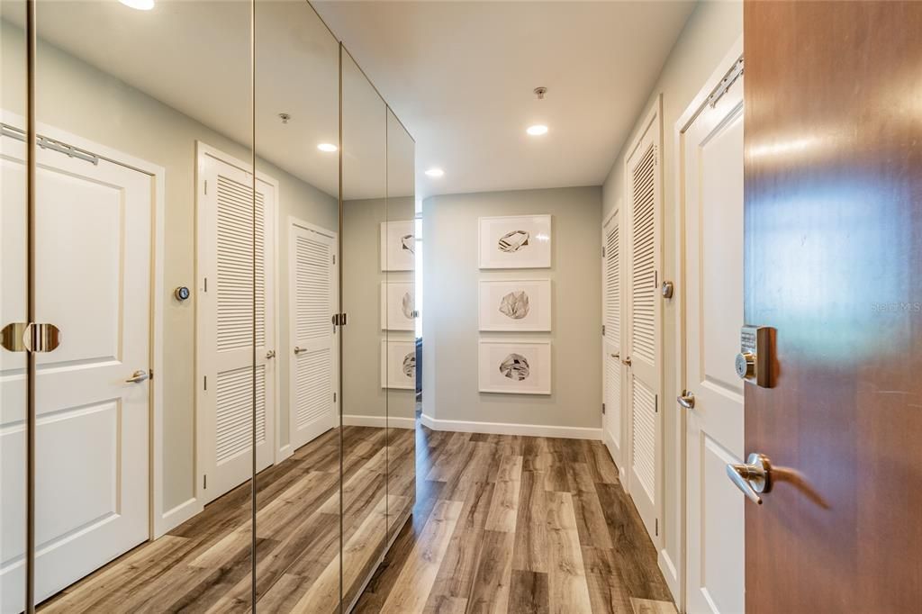 For Rent: $3,200 (1 beds, 1 baths, 715 Square Feet)