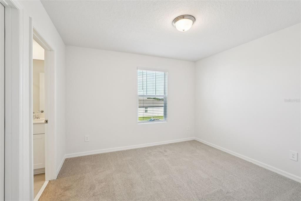 En Venta: $493,695 (5 camas, 3 baños, 2828 Pies cuadrados)