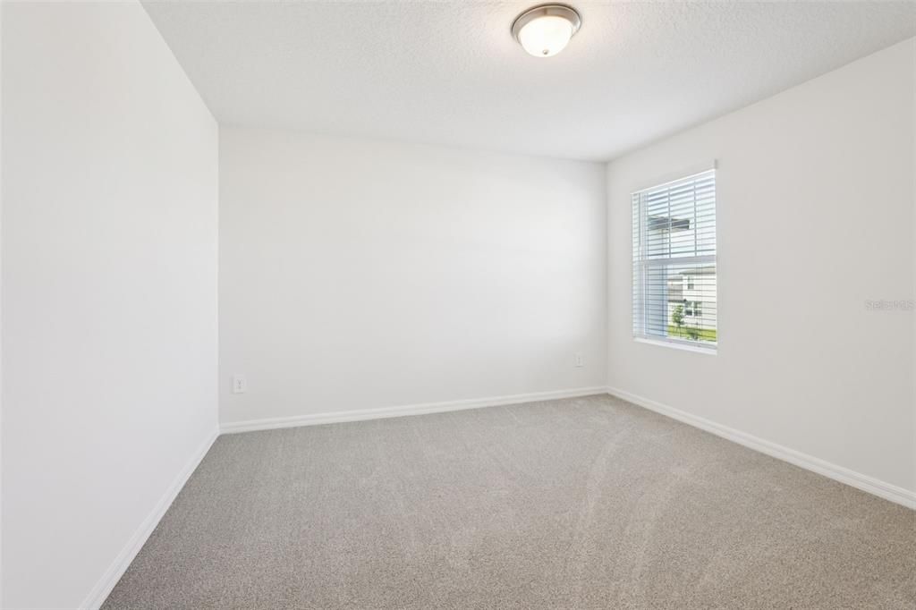 En Venta: $493,695 (5 camas, 3 baños, 2828 Pies cuadrados)