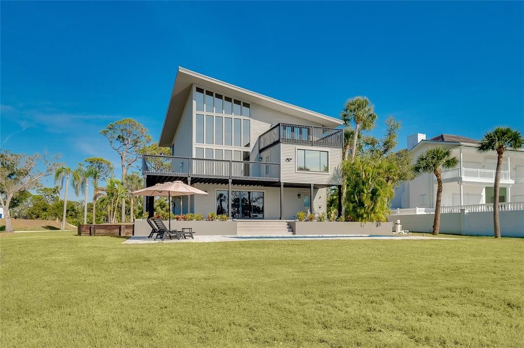 For Sale: $2,399,000 (4 beds, 3 baths, 3214 Square Feet)