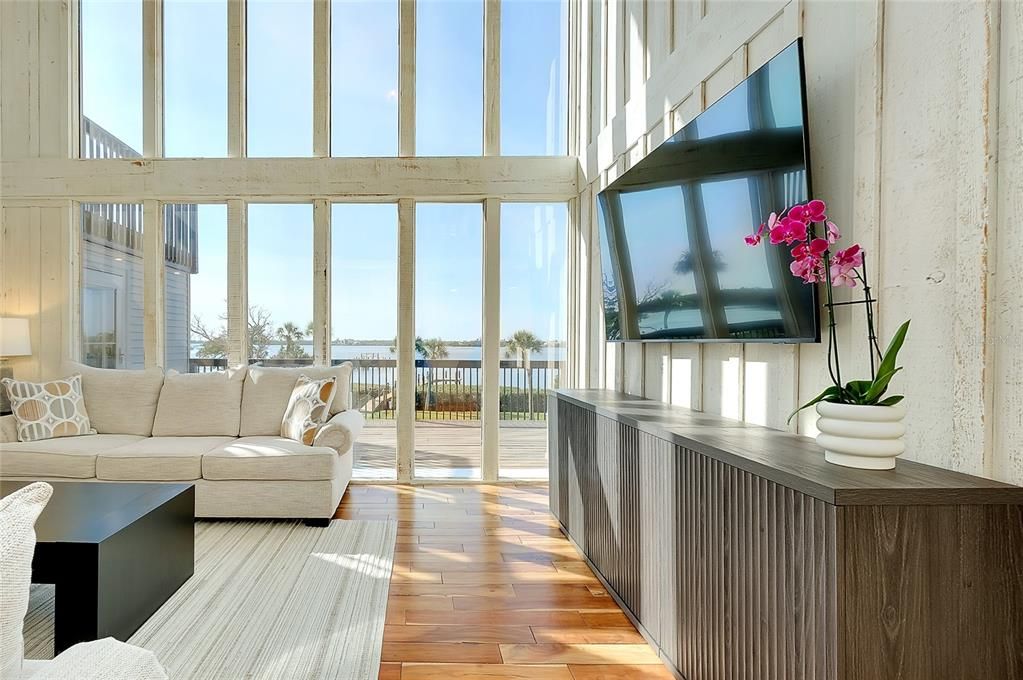 For Sale: $2,399,000 (4 beds, 3 baths, 3214 Square Feet)