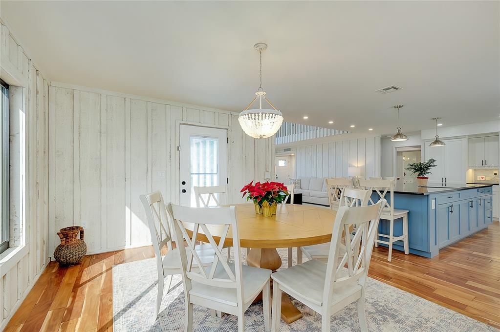 For Sale: $2,399,000 (4 beds, 3 baths, 3214 Square Feet)