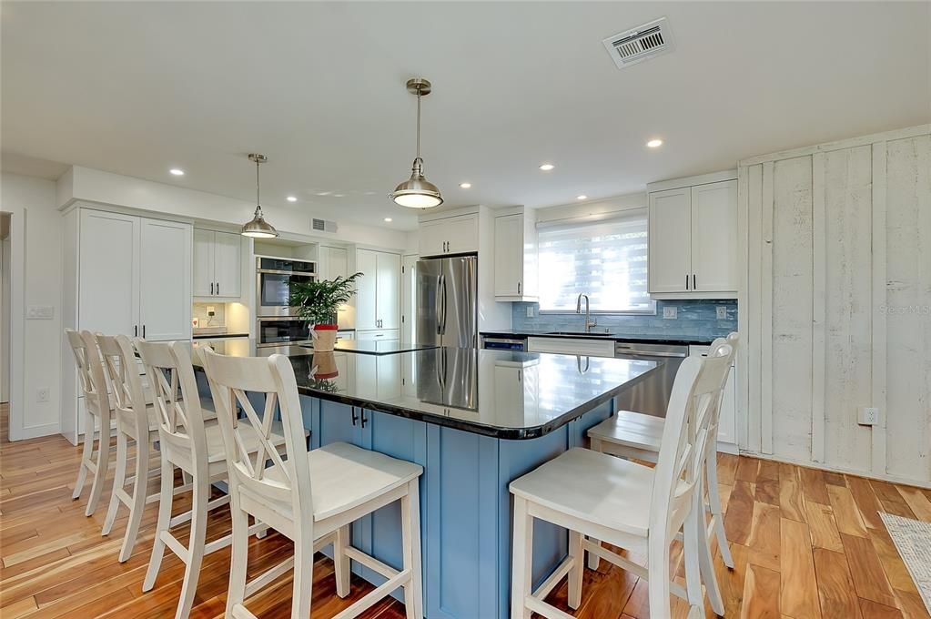 For Sale: $2,399,000 (4 beds, 3 baths, 3214 Square Feet)