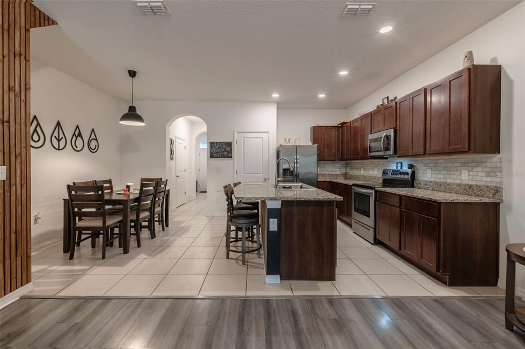 En Venta: $292,000 (3 camas, 2 baños, 1707 Pies cuadrados)