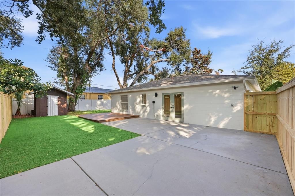 For Rent: $4,100 (3 beds, 2 baths, 1200 Square Feet)