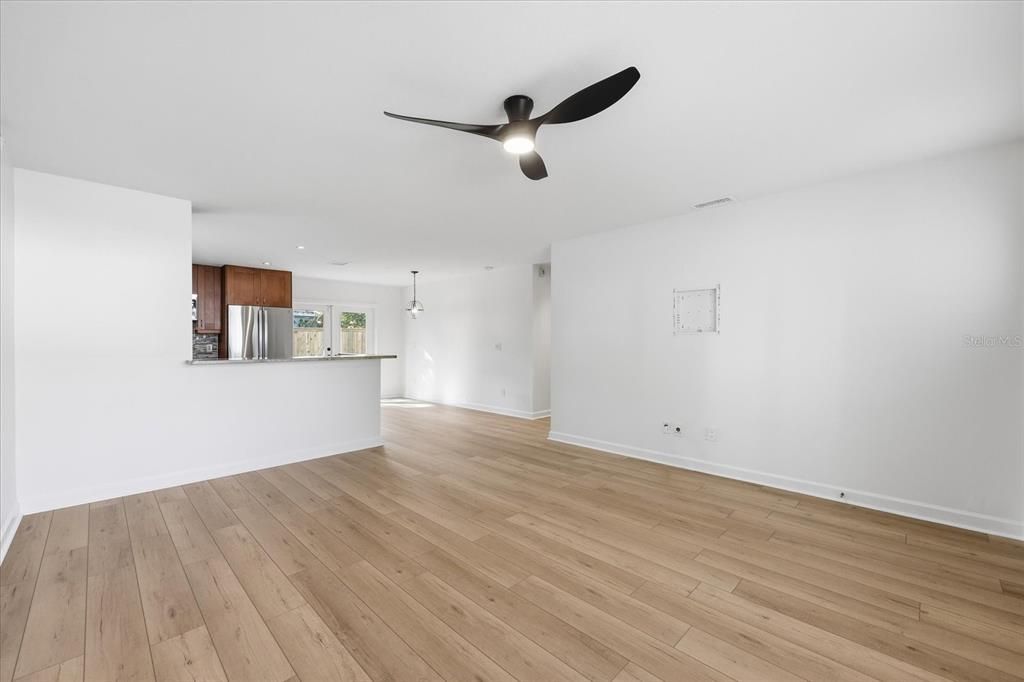 For Rent: $4,100 (3 beds, 2 baths, 1200 Square Feet)