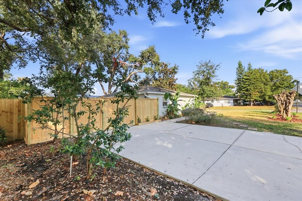 For Rent: $4,100 (3 beds, 2 baths, 1200 Square Feet)