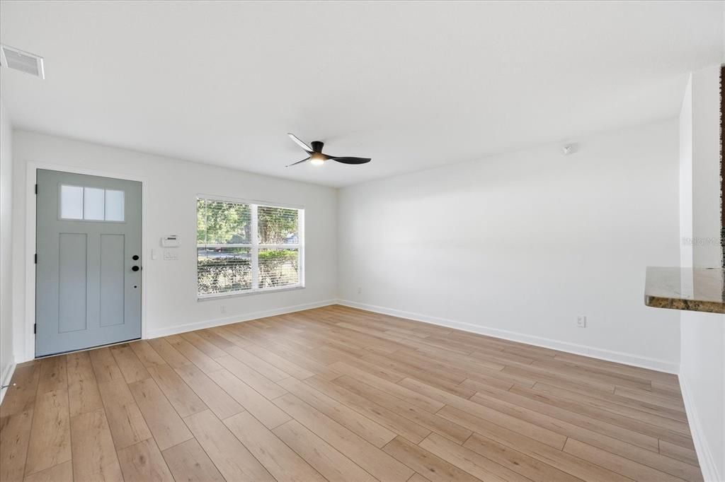 For Rent: $4,100 (3 beds, 2 baths, 1200 Square Feet)