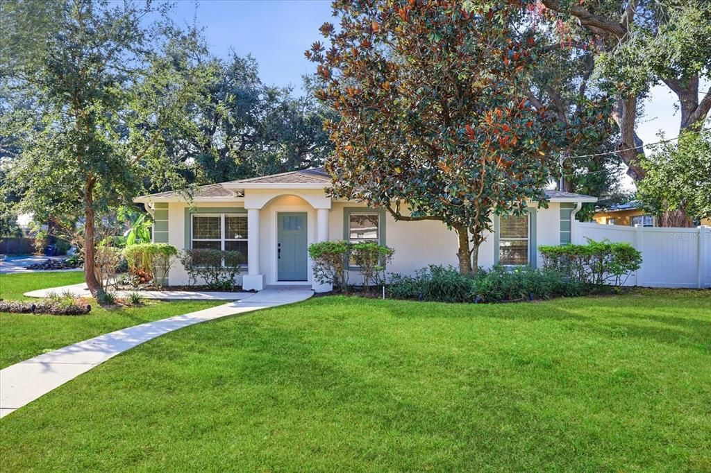 For Rent: $4,100 (3 beds, 2 baths, 1200 Square Feet)