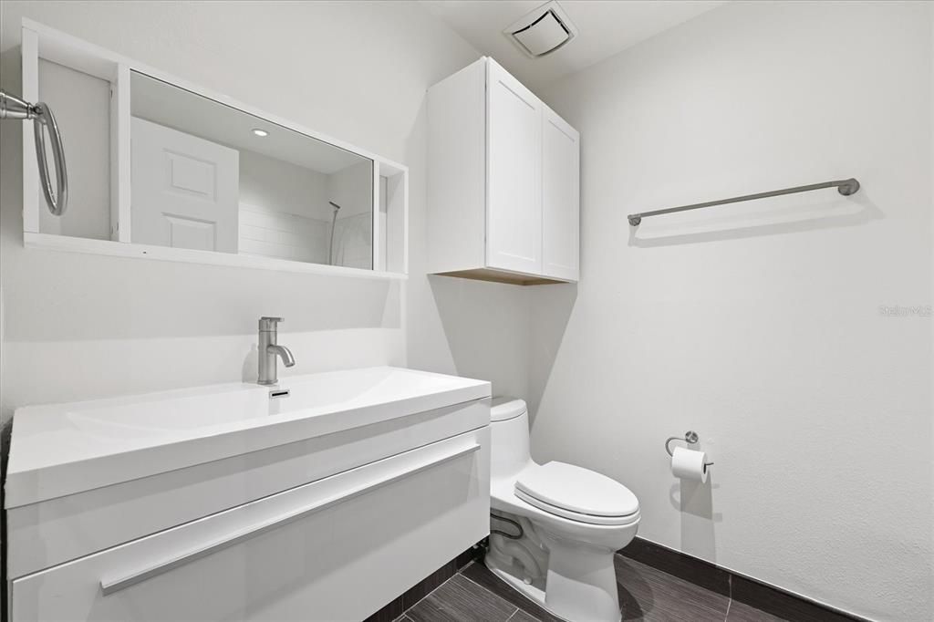 For Rent: $4,100 (3 beds, 2 baths, 1200 Square Feet)