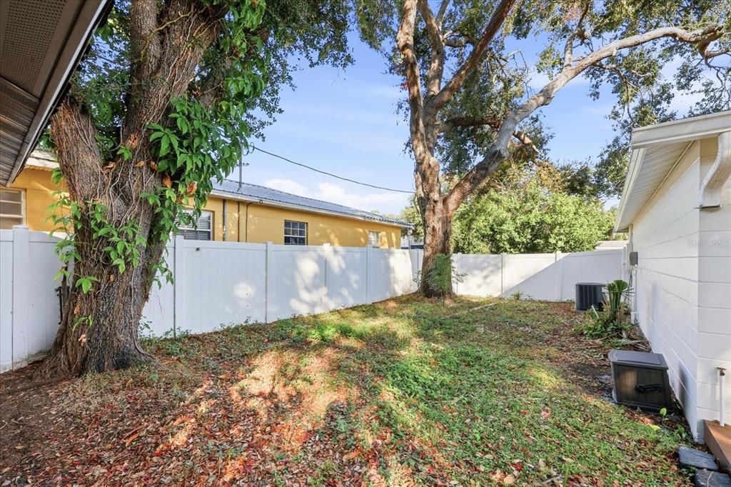 For Rent: $4,100 (3 beds, 2 baths, 1200 Square Feet)