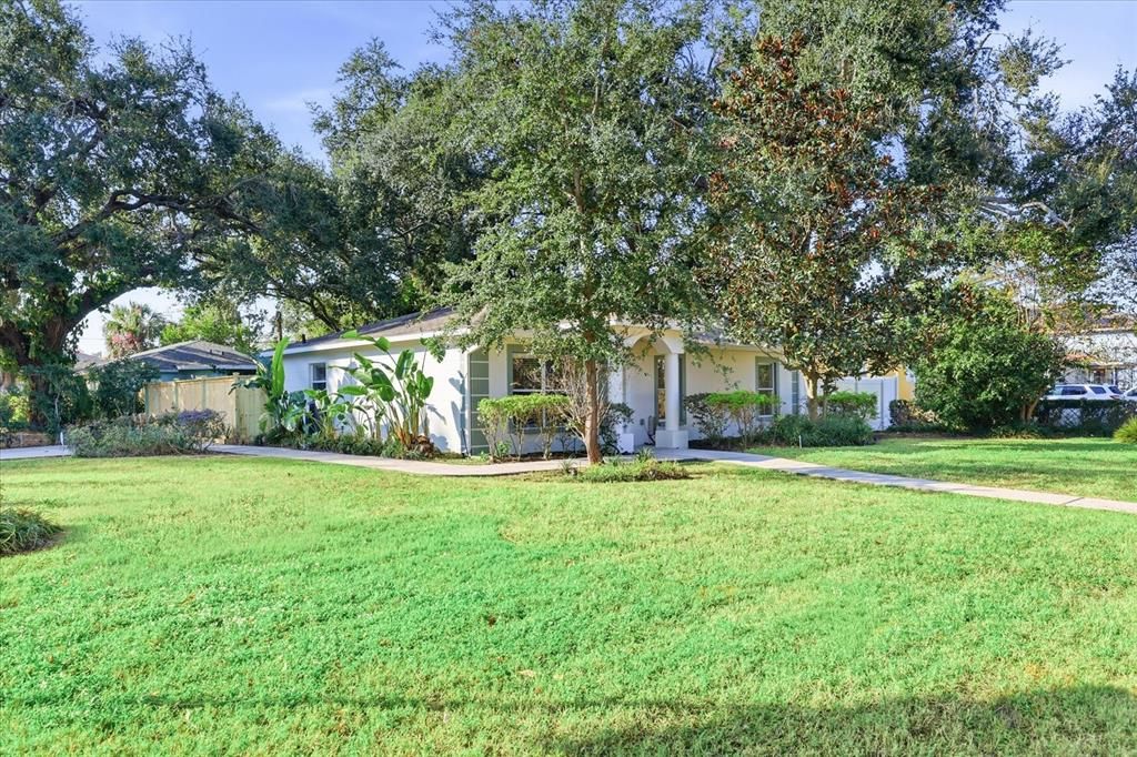 For Rent: $4,100 (3 beds, 2 baths, 1200 Square Feet)