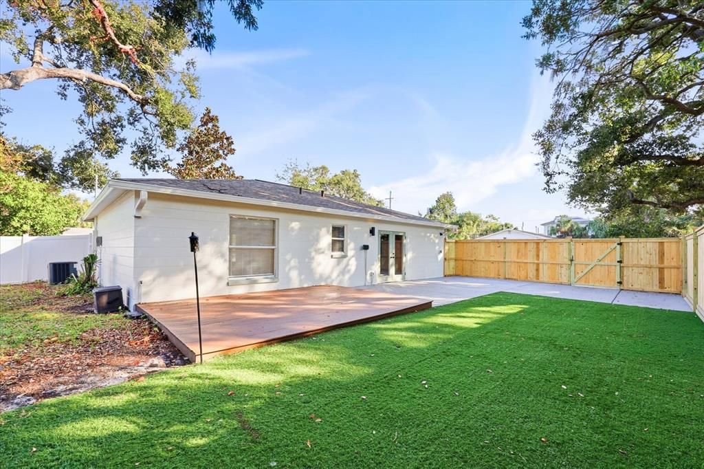 For Rent: $4,100 (3 beds, 2 baths, 1200 Square Feet)