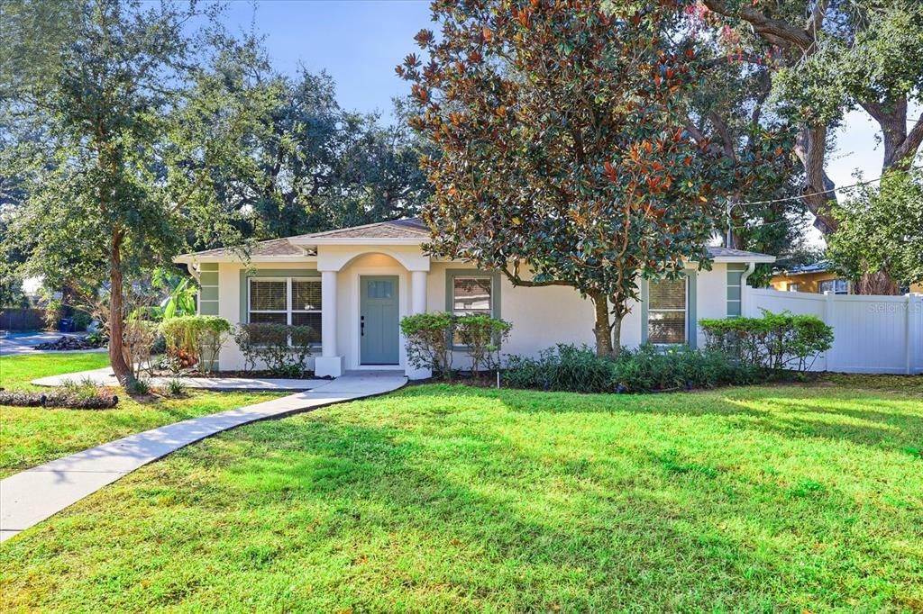 For Rent: $4,100 (3 beds, 2 baths, 1200 Square Feet)