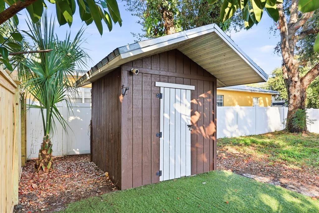 For Rent: $4,100 (3 beds, 2 baths, 1200 Square Feet)