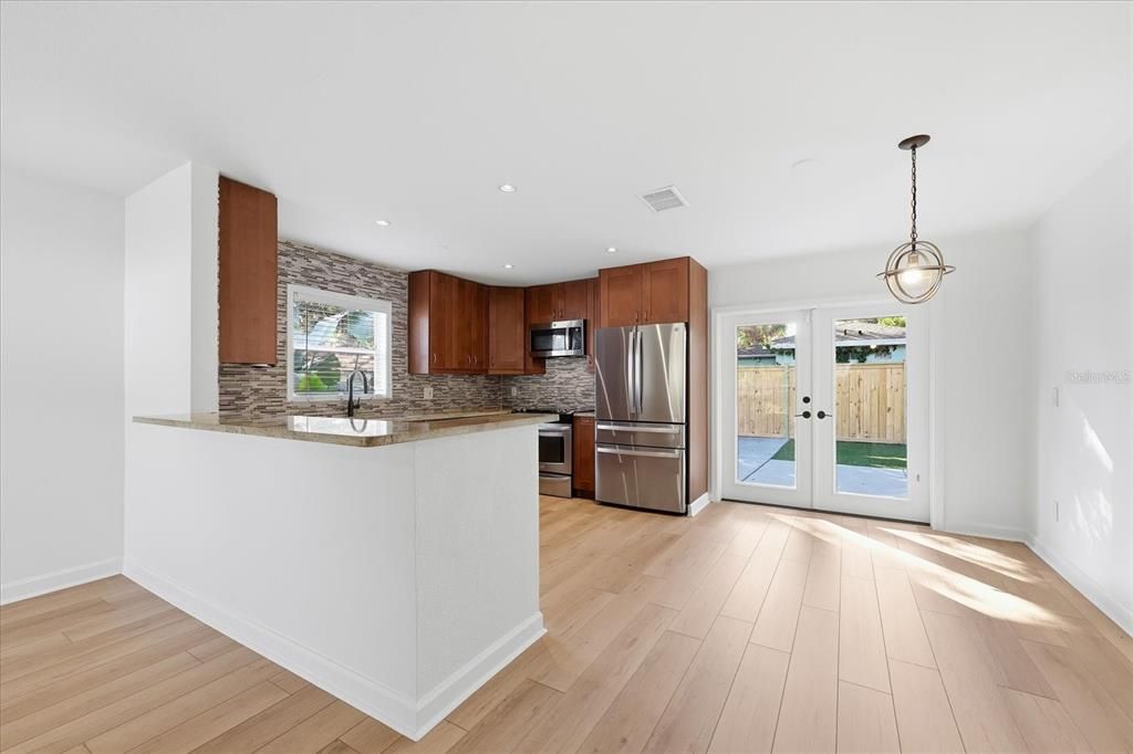 For Rent: $4,100 (3 beds, 2 baths, 1200 Square Feet)