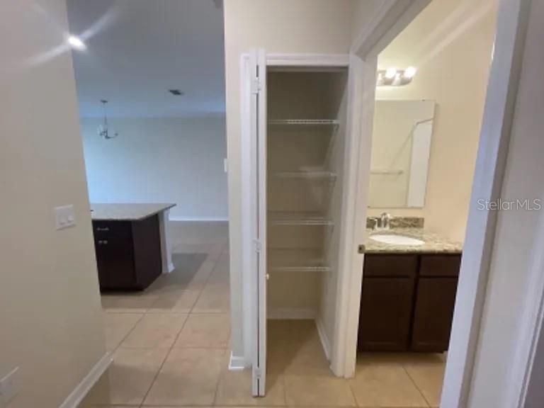 En Renta: $1,999 (3 camas, 2 baños, 1301 Pies cuadrados)