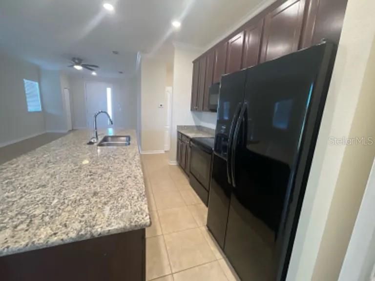 En Renta: $1,999 (3 camas, 2 baños, 1301 Pies cuadrados)