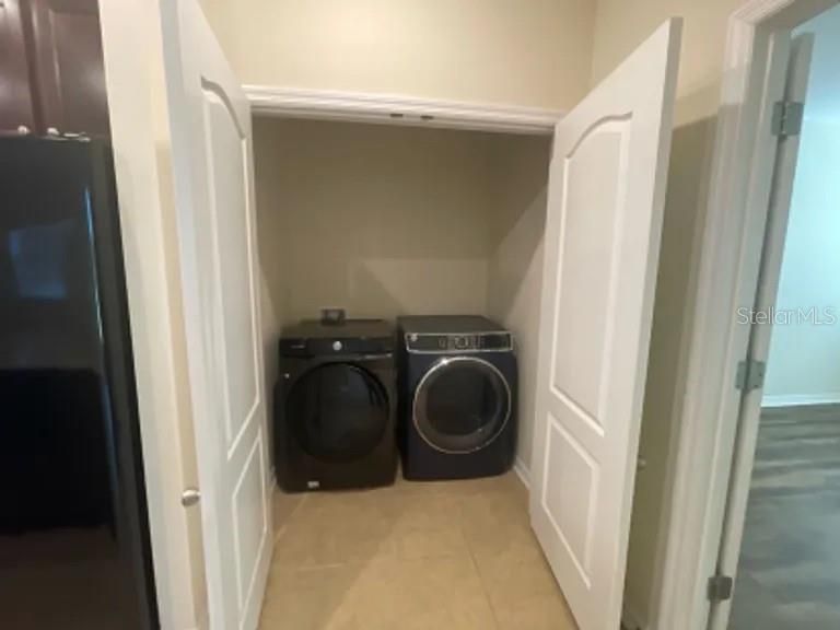 En Renta: $1,999 (3 camas, 2 baños, 1301 Pies cuadrados)