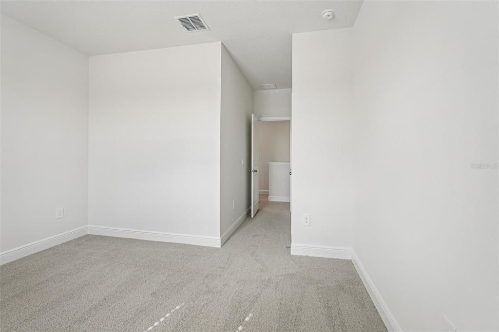 En Venta: $536,060 (4 camas, 2 baños, 2601 Pies cuadrados)