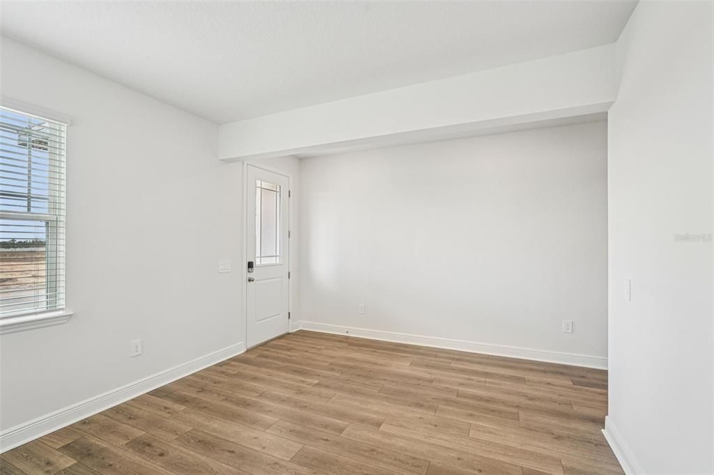 En Venta: $536,060 (4 camas, 2 baños, 2601 Pies cuadrados)