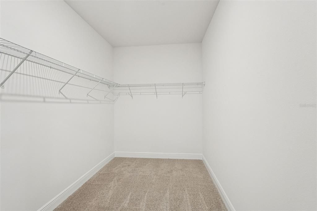 En Venta: $536,060 (4 camas, 2 baños, 2601 Pies cuadrados)