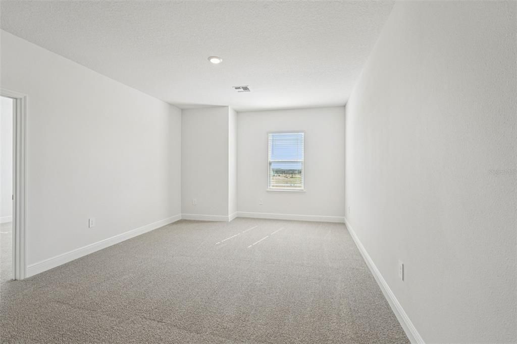 En Venta: $536,060 (4 camas, 2 baños, 2601 Pies cuadrados)