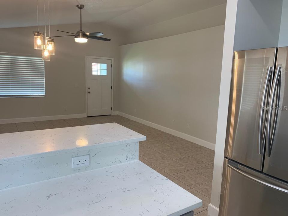 На продажу: $339,000 (3 спален, 2 ванн, 1152 Квадратных фут)