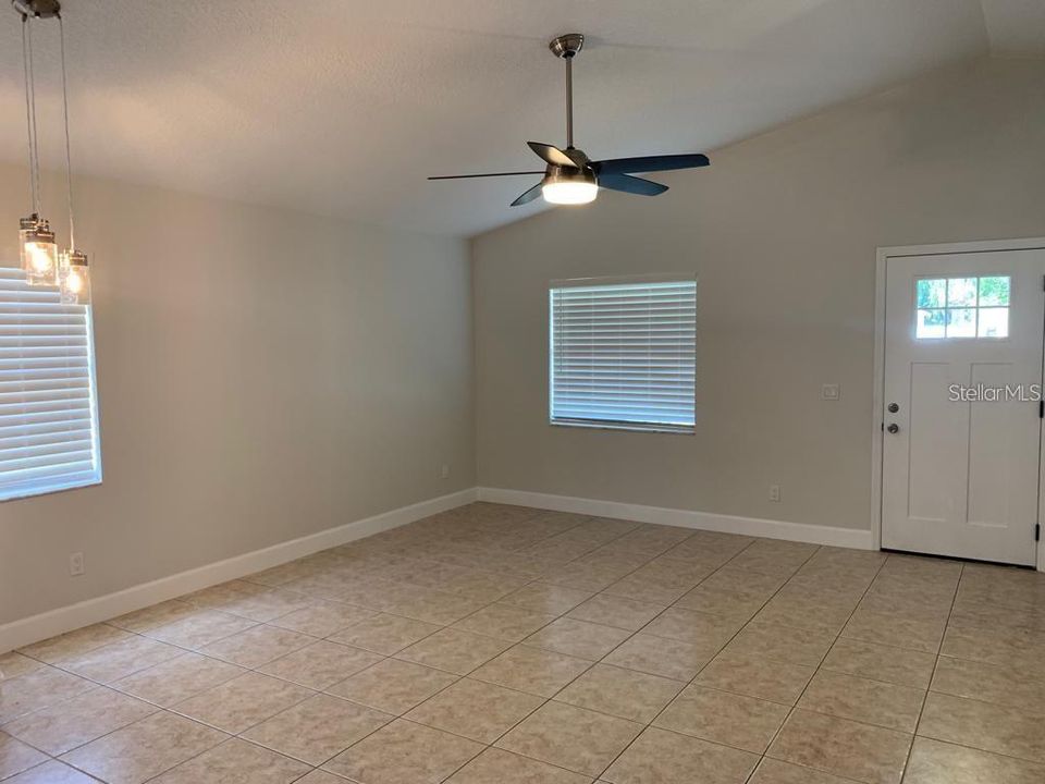 На продажу: $339,000 (3 спален, 2 ванн, 1152 Квадратных фут)