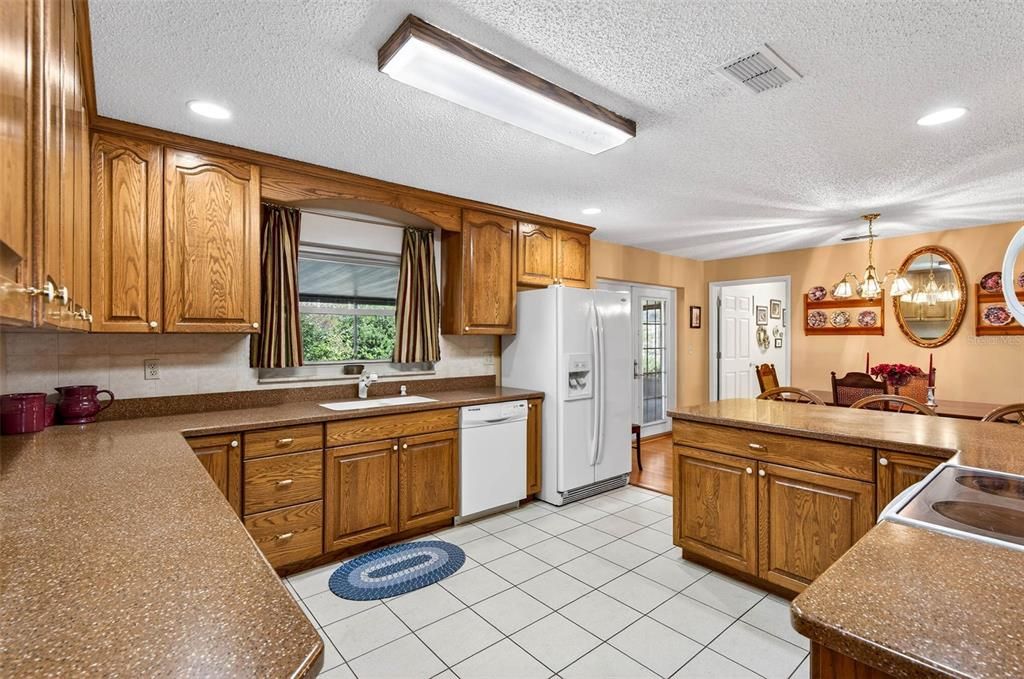 For Sale: $379,900 (3 beds, 2 baths, 1884 Square Feet)