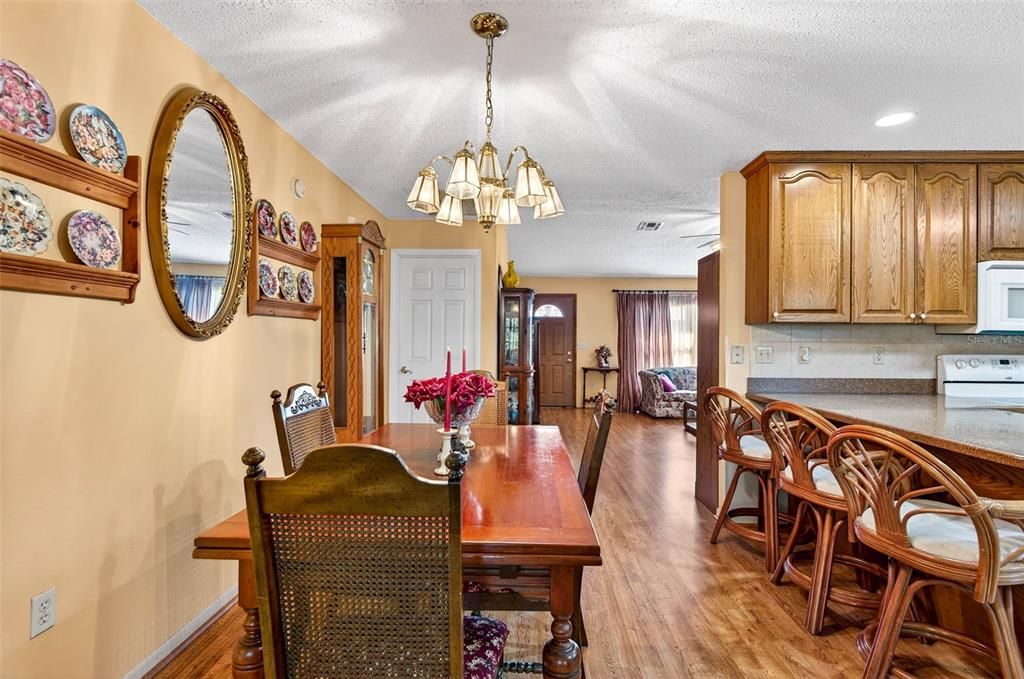 For Sale: $379,900 (3 beds, 2 baths, 1884 Square Feet)