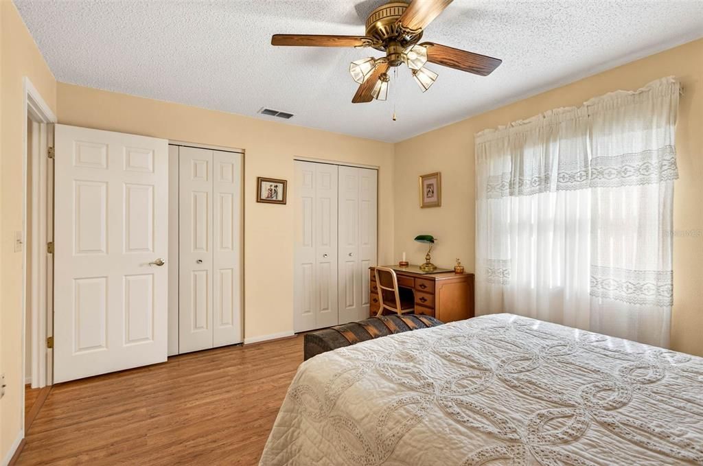 For Sale: $379,900 (3 beds, 2 baths, 1884 Square Feet)